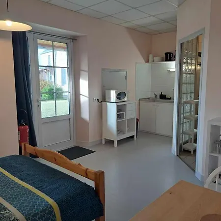 Le Lerry Aux Pierres Bleues