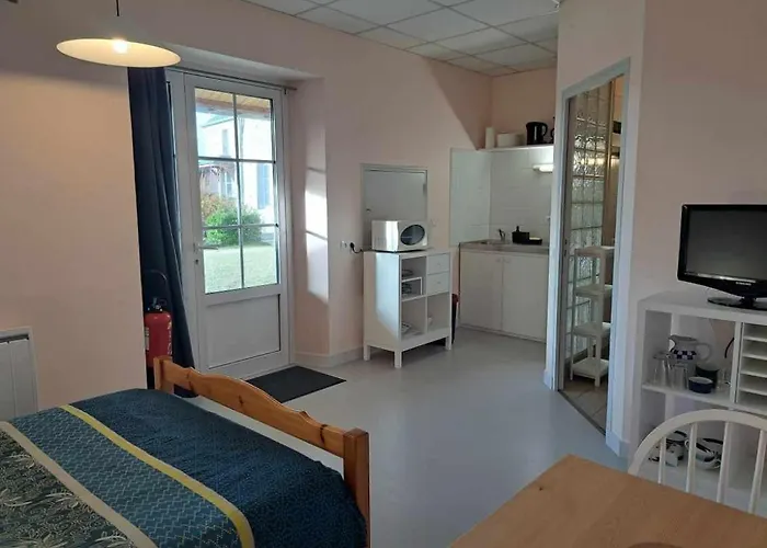 Le Lerry Aux Pierres Bleues